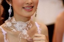 博白人妖皇后(中国富豪娶人妖皇后)