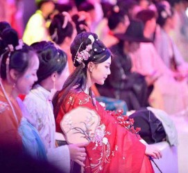 博白汉服模特兼职(想做汉服模特去哪里找)