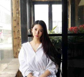 博白女友兼职模特的小说(女友兼职模特的小说保举)