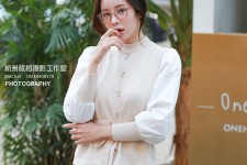 博白兼职模特被摄影师亲(兼职模特被摄影师亲了)