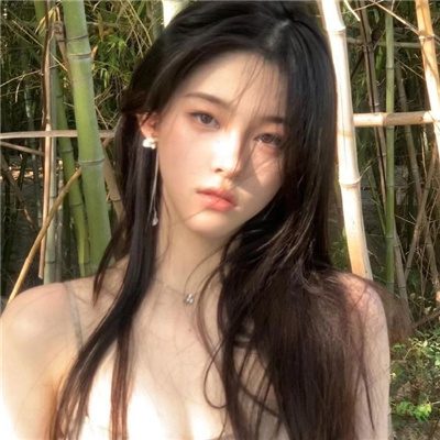博白与商务伴游共进晚餐，愉快的营业会谈起头了
