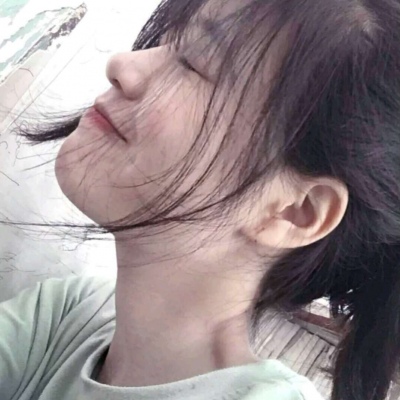 博白伴游女生烟雨蒙蒙的资料