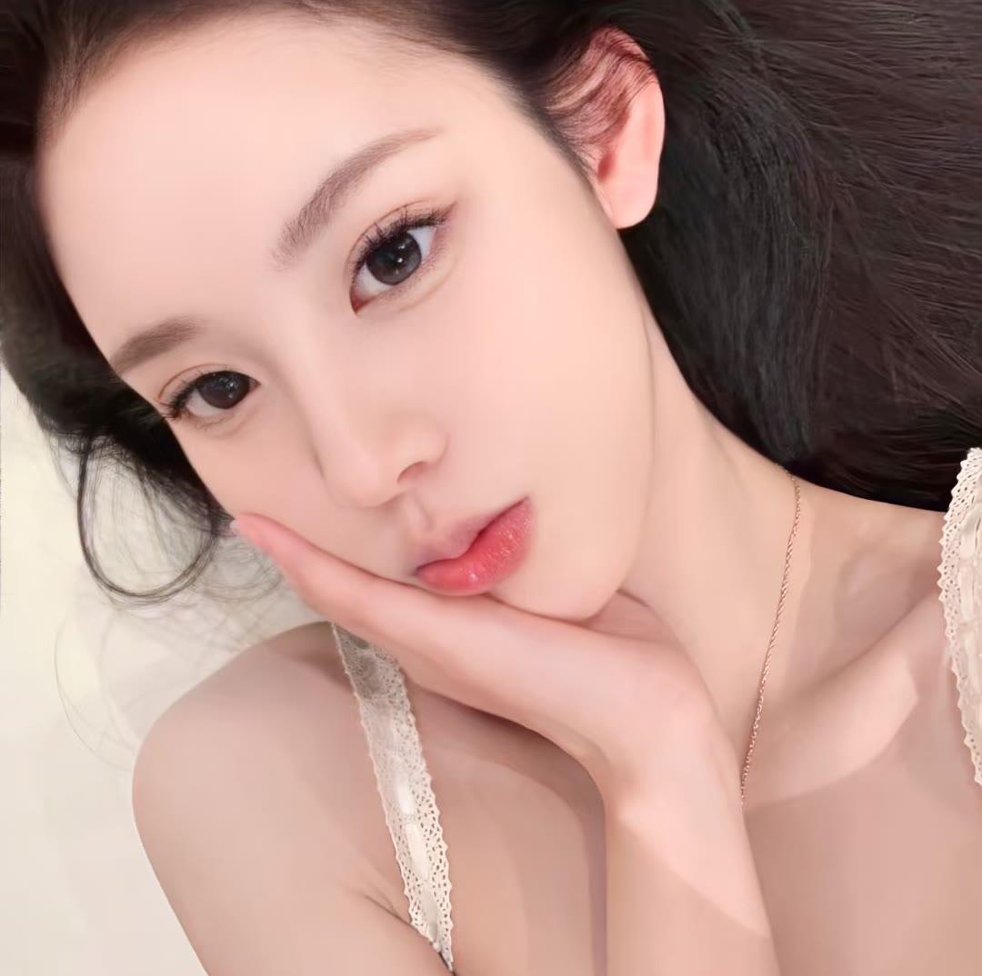 博白伴游女生佛白易的资料