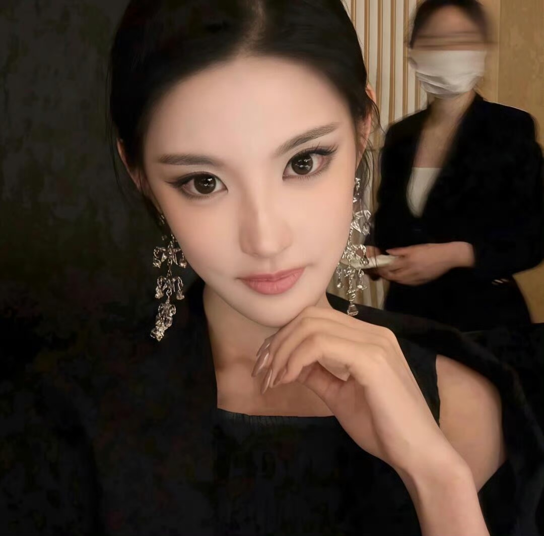 博白伴游女生 | Isabella Chen的资料