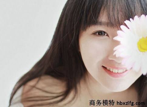 女老板雇用男伴游(哪里有雇用男士伴游的)